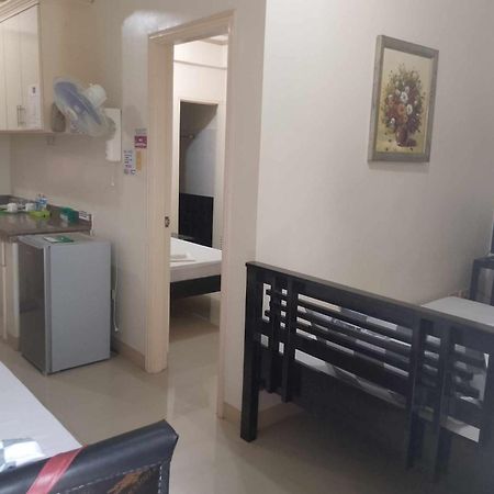 V.F. Riton Apartelle Laoag Eksteriør billede