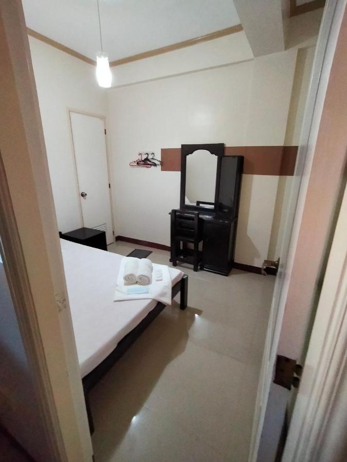 V.F. Riton Apartelle Laoag Eksteriør billede
