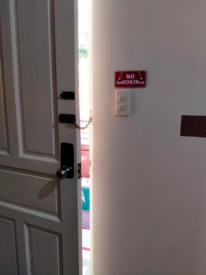 V.F. Riton Apartelle Laoag Eksteriør billede