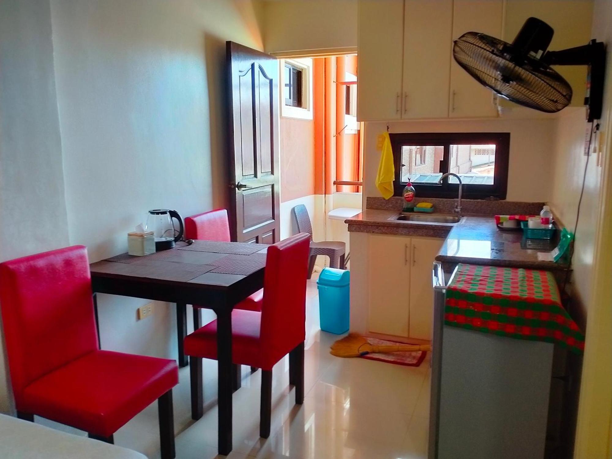 V.F. Riton Apartelle Laoag Eksteriør billede